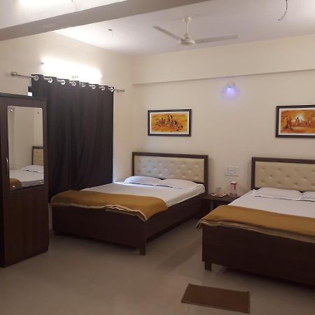 Maharaja Family Guest House Lonavala Eksteriør bilde