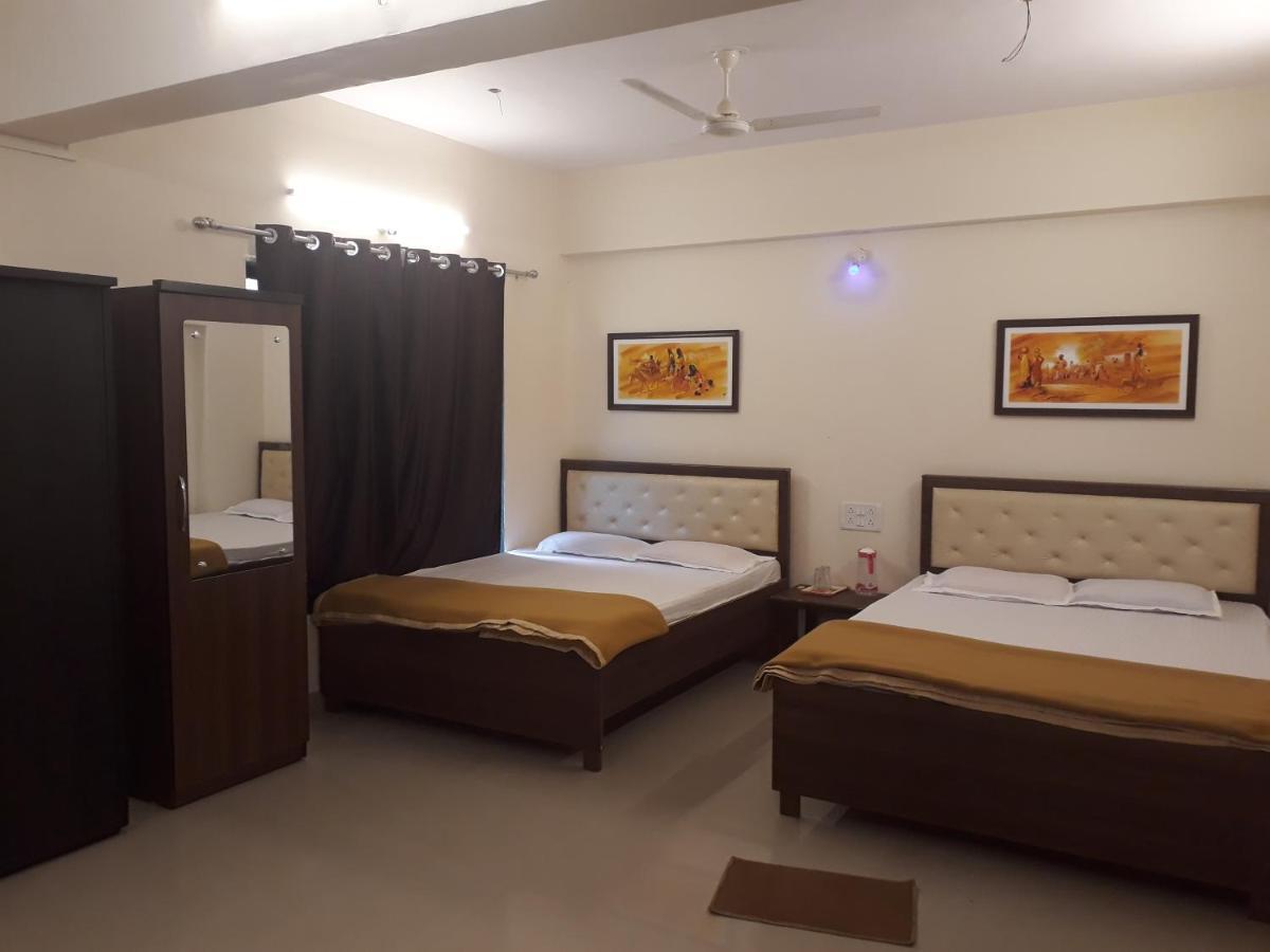 Maharaja Family Guest House Lonavala Eksteriør bilde